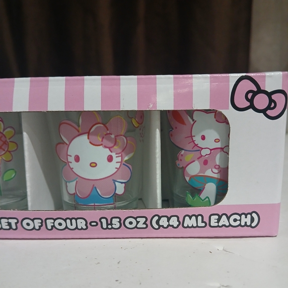 Hello Kitty Shot Glassware Set Of 4 ~ 1.5oz Each (NEW) - Picture 5 of 10
